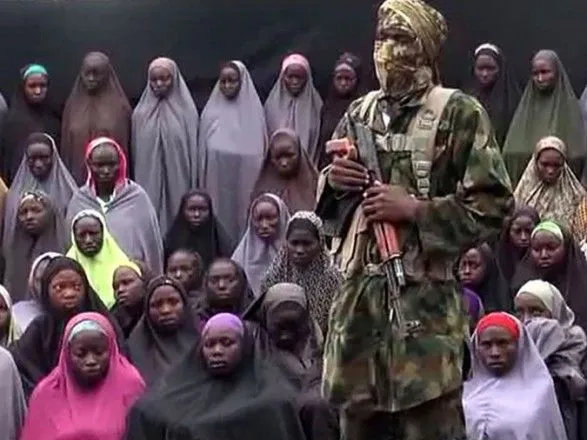 Власти Нигерии подтвердили исчезновение 110 школьниц после нападения боевиков "Боко харам"