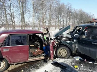В Винницкой области произошло лобовое столкновение двух ВАЗов: один человек погиб