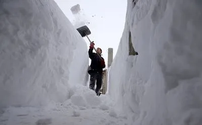 У Румунії через снігопади оголосили штормове попередження