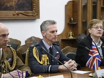 Українські курсанти продовжать навчання у Королівському коледжі ВПС Великої Британії у 2018 році