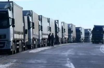 Завтра до 10.00 грузовики в Киев не пустят
