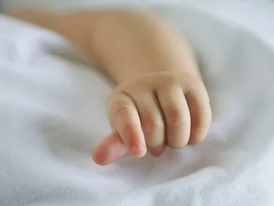 Трехмесячного младенца с переломом черепа госпитализировали в Кропивницком