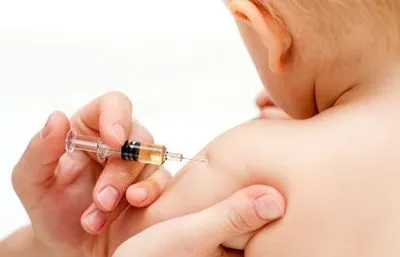 Из-за смерти ребенка в Украине запретили болгарскую вакцину