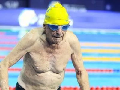 Австралієць в 99 років встановив рекорд з плавання