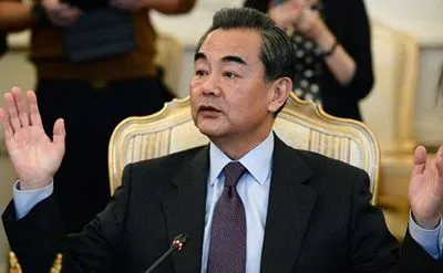 Міністр закордонних справ Китаю закликав країни менше демонструвати силу і більше співпрацювати