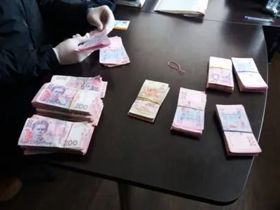 Военной прокуратурой Запорожского гарнизона на взятке в сумме 250 тысяч грн задержан налоговик