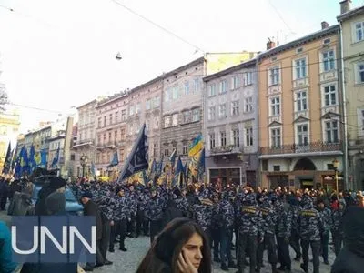 Во Львове националисты провели марш памяти Шухевича