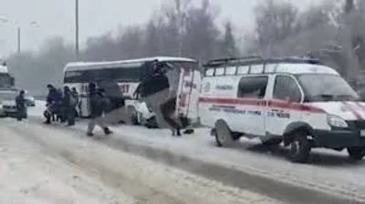 В Подмосковье произошло ДТП с участием автобуса, где были украинцы