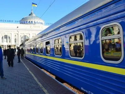 С сегодняшнего дня украинцы могут покупать билеты на поезда в Польшу онлайн
