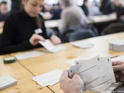 Швейцарцы проголосовали за то, чтобы и дальше платить налоги