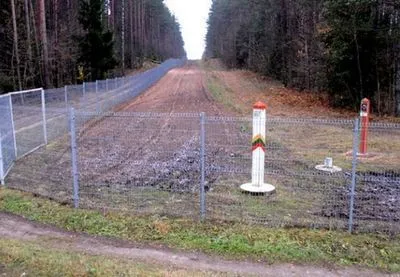 АЧС: Польша построит забор на границе не только с Украиной, но и РФ