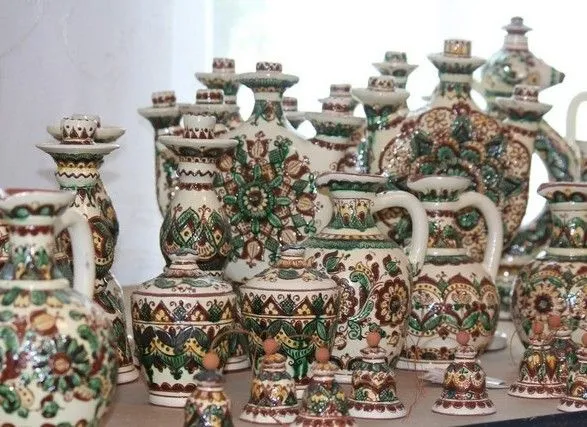minkult-zbirayetsya-podati-kosivsku-malovanu-keramiku-do-svitovoyi-spadschini-yunesko