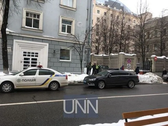 Мужчину в центре Киева сбил полицейский автомобиль из сопровождения кортежа