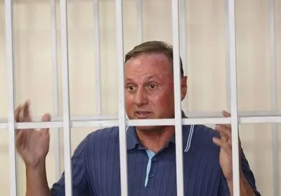 Суд продлил арест Ефремову до 3 мая