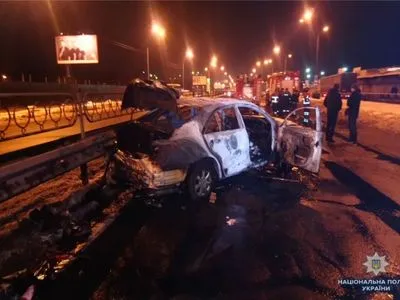 Из-за взрыва авто на Броварском проспекте в столице действует план "Сирена"