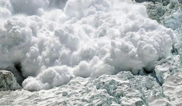 У Карпатах зберігається лавинна небезпека