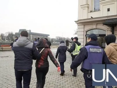 Поліція відкрила провадження за фактом нападу на жінок в Ужгороді