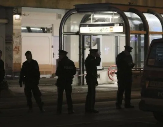 Неизвестный в Вене напал на прохожих с ножом: четверо раненых