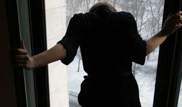 Женщина во Львове выпрыгнула из окна многоэтажки