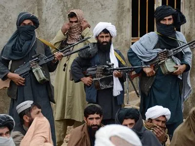 СМИ: во время нападения талибов на КПП в Афганистане погибли 10 полицейских и 7 военных