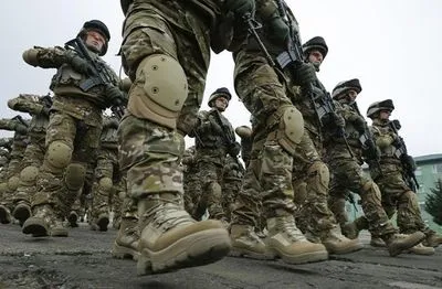 Раненый в зоне АТО украинский военный находится в тяжелом состоянии - Минобороны