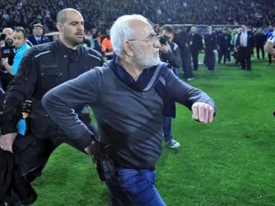 Міністерство спорту Греції призупинило чемпіонат через витівки президента ФК "ПАОК"
