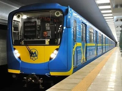 На зеленій лінії київського метро сталося задимлення