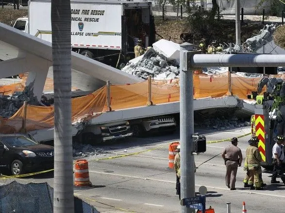 Колапс мосту у Флориді: під завалами заблоковані 8 автомобілів, кількість загиблих оцінюється у 6-10 людей
