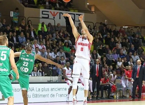 Баскетболист сборной Украины помог "Монако" выйти в четвертьфинал Лиги чемпионов