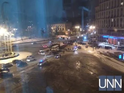 У центрі Києва обмежили рух транспорту і стягнули правоохоронців