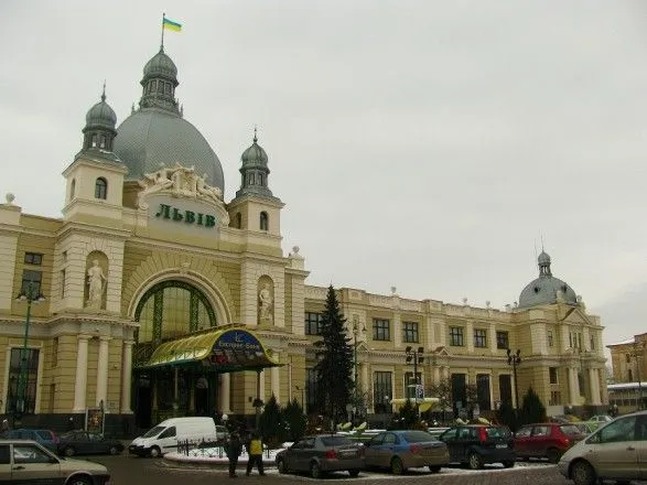 Біля вокзалу у Львові знайшли зарізаного чоловіка
