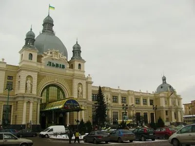 Біля вокзалу у Львові знайшли зарізаного чоловіка