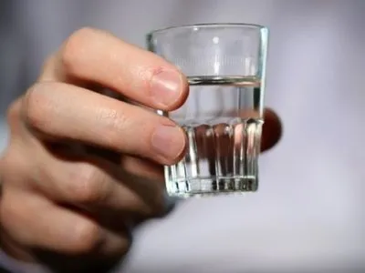 Нічна заборона на алкоголь у Запоріжжі спровокувала продаж спиртного чарками