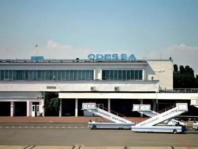 Мінування аеропорту "Одеса": евакуювали 400 осіб, а вибухівку не знайшли