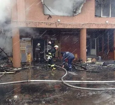 Пожар в торговом центре на Закарпатье ликвидировали