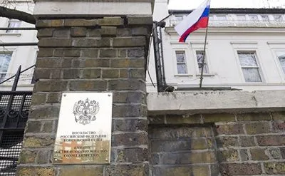 Російські дипломати залишили посольство в Лондоні