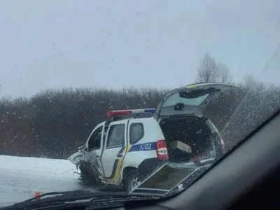 Во Львовской области фура протаранила автомобиль полиции, есть пострадавшие