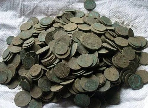 ukrayinets-namagavsya-vvezti-z-bilorusi-ponad-80-starovinnikh-monet