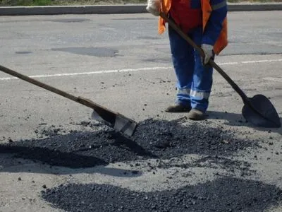 В Укравтодорі розповіли, де ремонтуватимуть дороги в 2018 році