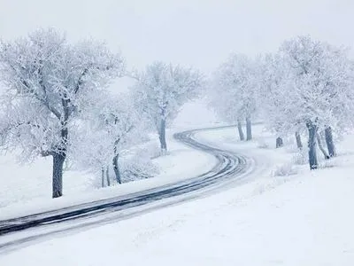 Сьогодні в Україні очікується від сніг та дощ