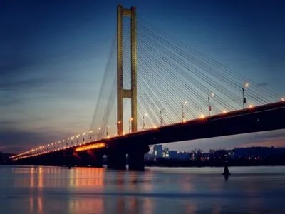 Сьогодні вночі у Києві буде частково обмежений рух Південним мостом