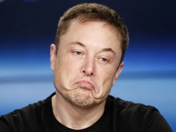 Маск видалив з Facebook сторінки Tesla і SpaceX