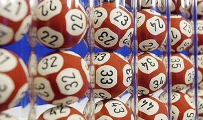 Американка выиграла 8 млн долл. в лотерею