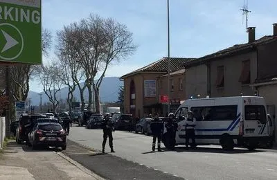 Во Франции освободили заложников из супермаркета