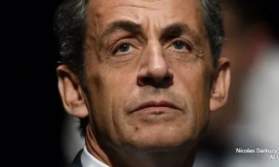 Екс-президент Франції пообіцяв, що буде боротися з "бандою Каддафі"