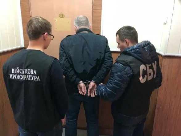 Директора завода "Укроборонпрома" задержали за взятку прокурору