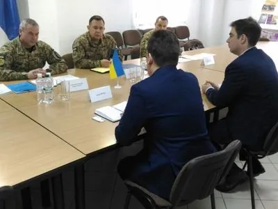 Командувач Об'єднаних сил назвав гуманітарні цілі військової операції на Донбасі