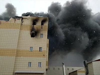 У мережі з'явилося відео з початком пожежі у Кемерово