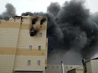 У мережі з'явилося відео з початком пожежі у Кемерово
