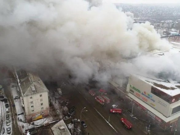 На месте пожара в Кемерове обнаружили 64 тела